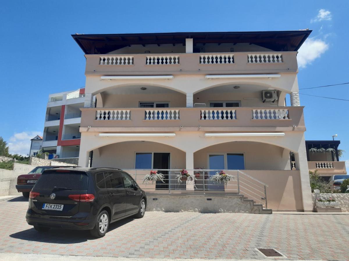 Apartmani Vera Примоштен Екстер'єр фото