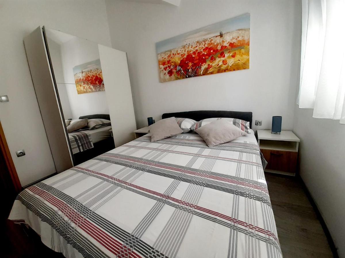 Apartmani Vera Примоштен Екстер'єр фото