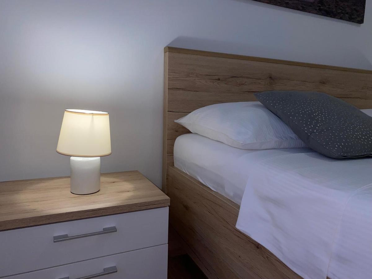 Apartmani Vera Примоштен Екстер'єр фото