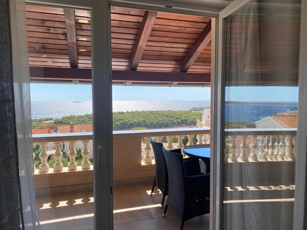Apartmani Vera Примоштен Екстер'єр фото