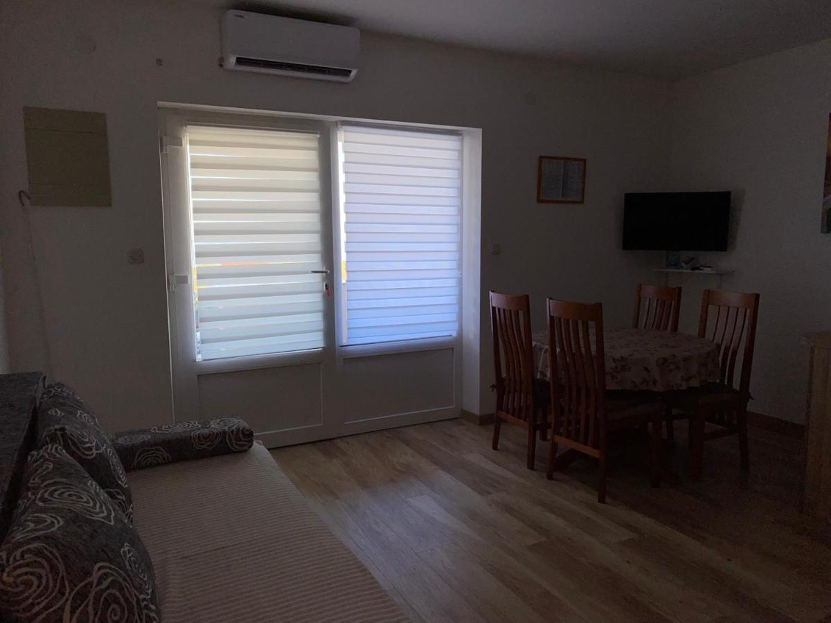 Apartmani Vera Примоштен Екстер'єр фото