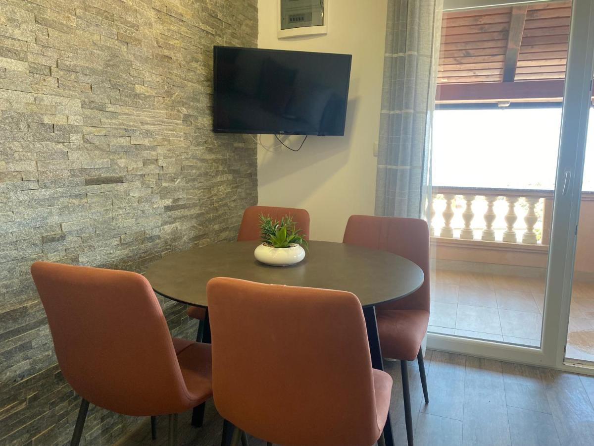Apartmani Vera Примоштен Екстер'єр фото