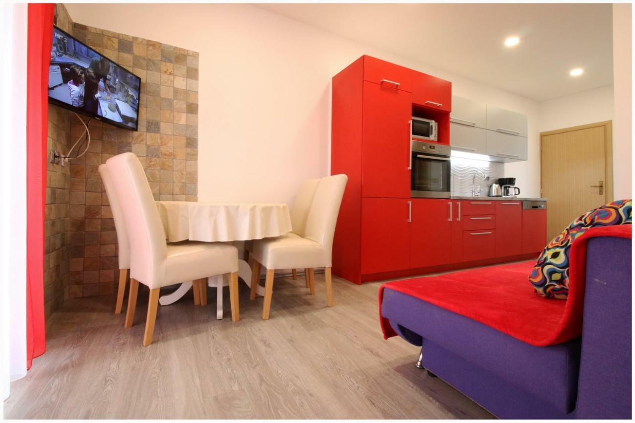 Apartmani Vera Примоштен Екстер'єр фото
