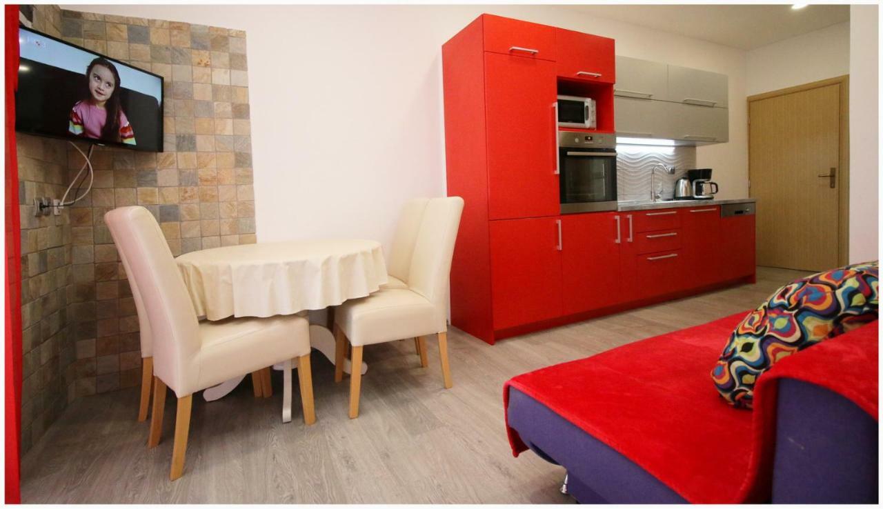 Apartmani Vera Примоштен Екстер'єр фото